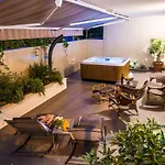 Amaris Luxury Split