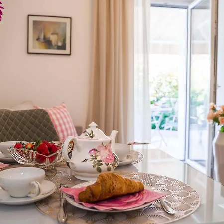 Amaris Luxury Апартаменти *