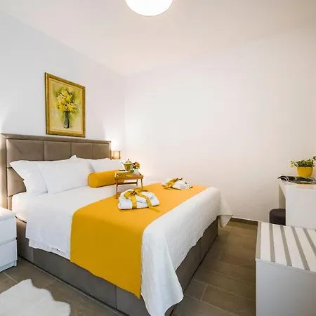 Amaris Luxury