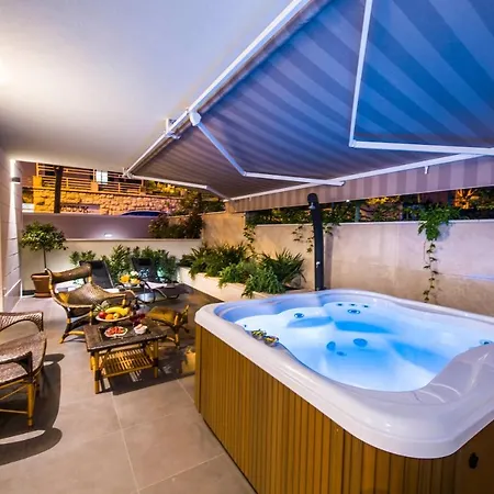 Amaris Luxury Lejlighed *